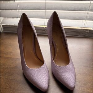 Cole Haan Lilac Snakeskin-Texture Pointed-Toe Pumps — Size 8.5 (NWOT)